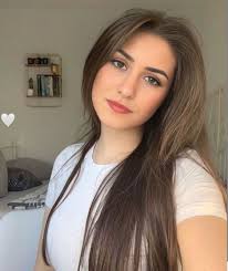 Sandy Baucom's Instagram, Twitter & Facebook