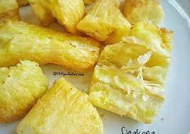 Saking populernya, singkong keju bisa ditemui dengan mudah di sudut kota manapun. Resep Singkong Goreng Merekah Anti Gagal Menu Resep Unik