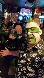 We're digging the @thephillysportsguy's new game day fit. #chubbies