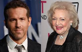 Betty white & johnny carson in funny skit as adam and eve on johnny carson's tonight show, 1979. Ryan Reynolds Fehden Mit Der 99 Jahrigen Betty White Im Ruckfallclip Nach Welt