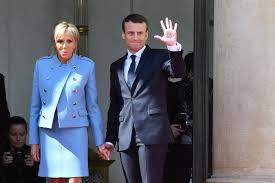 French president emmanuel macron said europe needs european solutions to reduce its dependence on u.s. Cum AratÄƒ Mama Lui Emmanuel Macron De AceeaÈ™i VarstÄƒ Cu SoÈ›ia Lui Nici Acum Nu A Acceptat CÄƒsÄƒtoria Lor