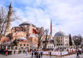 Ayasofya, fatih sultan mehmet han'ın 1453 fethinden sonra cami olmuş ve adı değiştirilmeyerek ayasofya camii olarak anılmıştır. Hagia Sophia Grand Mosque Ayasofya 2021 Guide With Insider Advice