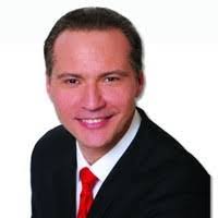 Minda Harris's Instagram, Twitter & Facebook