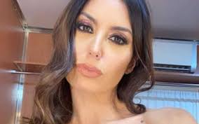 Tv personality, actress, i live for my incredible son, black belt in karate,i love chocolate. My Champion Elisabetta Gregoraci Crazy About Him Newsy Today