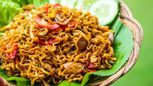 Cara membuat mie kwetiau goreng telor. Resep Mie Goreng Spesial Bakso Sosis Telur Lifestyle Fimela Com