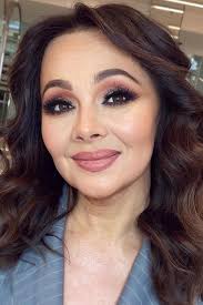 7 Tips On Makeup For Older Women With Inspirational Ideas In 2020 Makeup For Older Women Older Women Makeup For Over 60