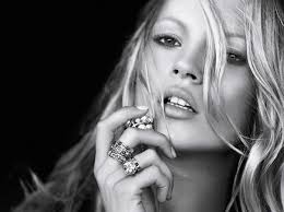 Noel Gallagher le cantó el cumpleaños feliz a Kate Moss