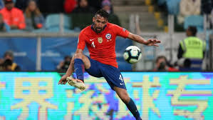 He cherishes the height of 176 cm and weight of 75 kg. El Dia Que Mauricio Isla Renuncio A La Seleccion Chilena Por Bielsa Tyc Sports
