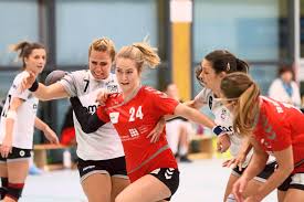 View laura keller's profile on linkedin, the world's largest professional community. Laura Keller Am Ball Musste Sich Mit Der Tg Schomberg Der Zweitliga Reserve Aus Nurtingen Geschlagen Geben Foto Kara Schwarzwalder Bote