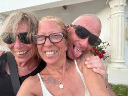 Jeannie Gifford's Instagram, Twitter & Facebook