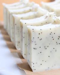 Saponification A Froid Comment Fabriquer Un Savon Naturel De A A Z Chez Soi Saponification A Froid Savon Naturel Recettes De Savon