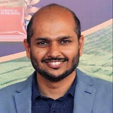 How did the idea of Sarwa come about? It's a question I get a lot, and  there's no easy answer. I've always known I wanted to launch something,  ever since my teenage