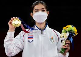พาณิภัค วงศ์พัฒนกิจ ขึ้นแท่นรับเหรียญทองร้องเพลงชาติไทย สร้างประวัติศาสตร์เป็นเหรียญแรกของสมาคมเทควันโดฯ และเป็นเหรียญ. Gd4g66vgvit7 M