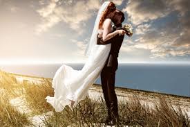 Doch welche kosten müsst ihr für die hochzeit einberechnen? Fast Wie Im Marchen Heiraten Am Strand