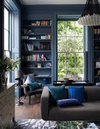 Nos Idees Pour Une Petite Bibliotheque Pratique Et Deco Elle Decoration Deco Maison Deco Salon Decoration Interieure