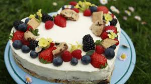 Rezept von mandelkuchen.kuchen in herzform zum valentinstag.super schnell und sehr einfach. Rezept Frischkase Beeren Herz Zdfmediathek
