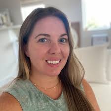 We are giving 1 month of free Pilates to celebrate starting the new year  out right! To win, all you have to do is follow @studioeightpilates_ either 