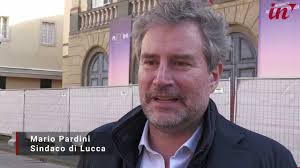 Avanti il restauro di piazza del Giglio. Restyling alla facciata del teatro