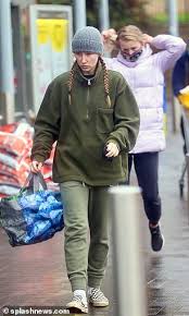 Erin doherty is a 28 year old british actress. The Crown S Erin Doherty Picks Up Bargains At Lidl With Girlfriend Sophie Melville Daily Mail Online