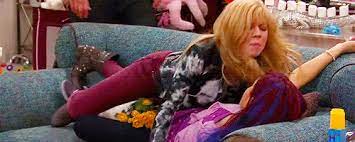 sam fires a paintball at the rabbi rabbi: 21 Important Puckentine Moments In Sam Cat History Cat Valentine Victorious Sam Cat Sam And Cat
