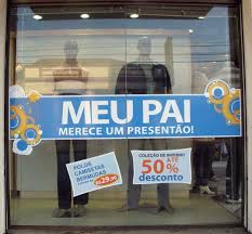 Para 55% dos lojistas, dia dos pais pode ter queda de 5% nas vendas. 17 Dicas De Decoracao De Vitrine Para O Dia Dos Pais