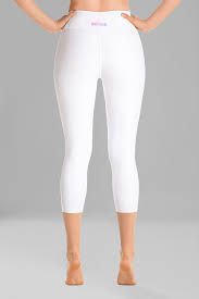 A pair of white leggings can be a great alternative to the classic black color. White Technical Capri Leggings Prachelle