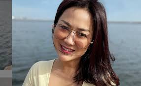 Tertawa tipe karnivora yang ingin datang dari pihak. 7d5v6wxaopi Dm