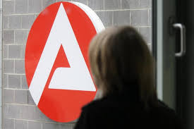 Inhalt wann muss ich eine arbeitslosengeld steuererklärung machen? Nach Einer Elternzeit Von Mehr Als Zwei Jahren Darf Die Agentur Fur Arbeit Die Hohe Des Entsprechenden Arbeitslosengeldes Schatzen Foto Peter Endig Augsburger Allgemeine