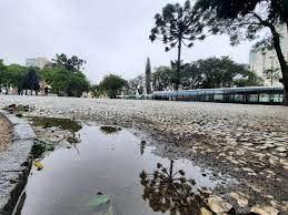 Na noite a temperatura do ar cai para +12°c, ponto de orvalho. Confira A Previsao Do Tempo Para Este Fim De Semana Cbn Curitiba
