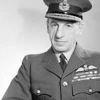 Private Ware Applies Last Second Make-Up to Private Plaudo in England  111-SC-193551