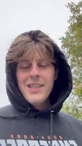 One song at a time #newmusic #country @vincelemiremusic @max.bergeron