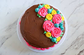 Royal icing dries hard and crunchy and if. Tips For Frosting Cakes And 4 Easy Ideas