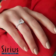 Pirlanta Ve Radyan Kesim Beyaz Topaz Tektas Yuzuk Topaz Elmas Yuzuk Yuzuk