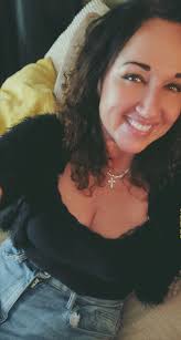 Experienced singer available for collaboration