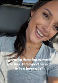 Donna Luh's Instagram, Twitter & Facebook