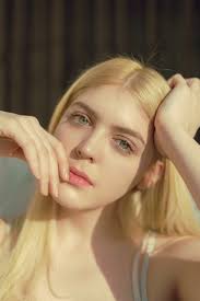 So not worth it, uluslararası bir üniversite yurdunda ikamet eden öğrencilerin sevgisi ve dostlukları hakkında bir sitcomdur. Carson Allen Asianwiki