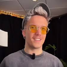 Marcus Och Martinus Galeria