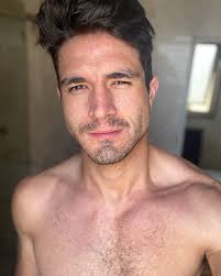 Chris Pascal's Instagram, Twitter & Facebook