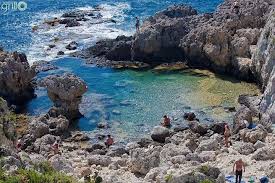 Piscine di venere, capo milazzo una piccola oasi nella natura, raggiungibile attraverso un bellissimo sentiero. Piscina Di Venere Capo Milazzo Sicily Sicilia Luoghi Di Vacanza Paesaggi