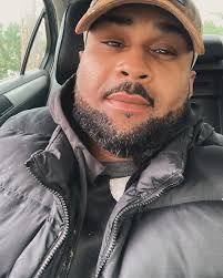 Let's go to SF pride together... Anyone else don't want to go alone?