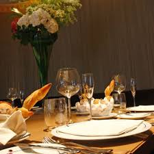 Leurs formes en losange très simples prendront aisément place au coeur de vos. Comment Peut On Plier Une Serviette De Table