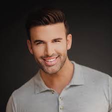 Jay Khan's Instagram, Twitter & Facebook