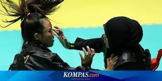 Bahkan koh steven indra wibowo terkejut melihat ignatius yang mendadak sesak nafas. Serangan Serangan Dalam Pencak Silat Halaman All Kompas Com