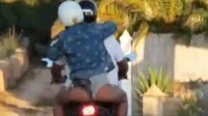 Carolina patrocínio no #follow me. Carolina Patrocinio Usa Calcoes Super Reduzidos E Mostra Demais A Andar De Mota Com O Marido Flashtv Flash