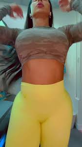 Suelen Bissolati - huge fake silicon ass - DM for more