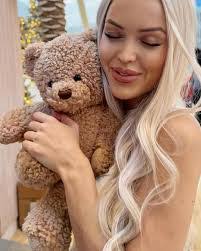 Laura Gehrke's Instagram, Twitter & Facebook