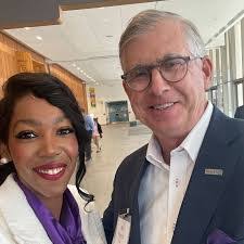 Dena Gunn's Instagram, Twitter & Facebook