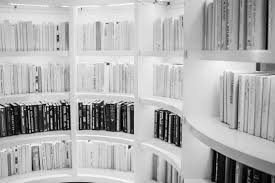 Nobody Reads. People who pretend to read as a status… | by Oliver Traldi |  Arc Digital | Medium