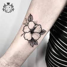kadin kol gul dovme modelleri hibiscus tattoo hawaii tattoos hawaiian flower tattoos