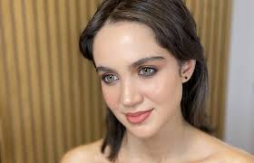 Valentine Makeup Pro Look & Learn